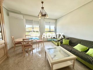 Miete Etagenwohnung  Calle san petersburgo  - º e de cáceres. Piso en venta en nuevo cáceres, amplio y muy luminoso, con 4 dor