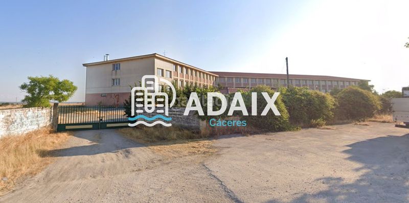 Foto c5b393c9-f4c7-4e44-b192-1d4654ff180a. Edifici a Malpartida de Cáceres