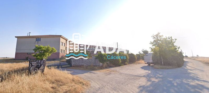 Foto eb5f733b-230f-4556-8b28-996f10e8a6a6. Edifici a Malpartida de Cáceres