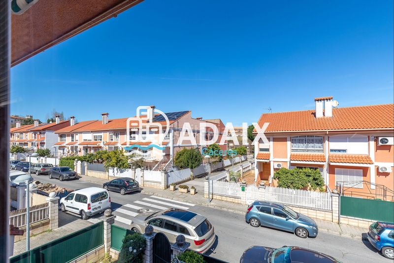 Foto 1518362b-7514-49bd-afa3-a9b4ac2e4b8f. Casa amb calefacció aparcament piscina a Montesol - Mejostilla Cáceres