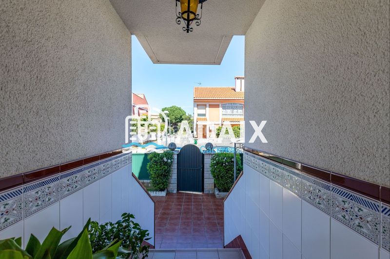 Foto 1863cee6-61c0-4d33-8bfa-8b039a9f817f. Casa amb calefacció aparcament piscina a Montesol - Mejostilla Cáceres
