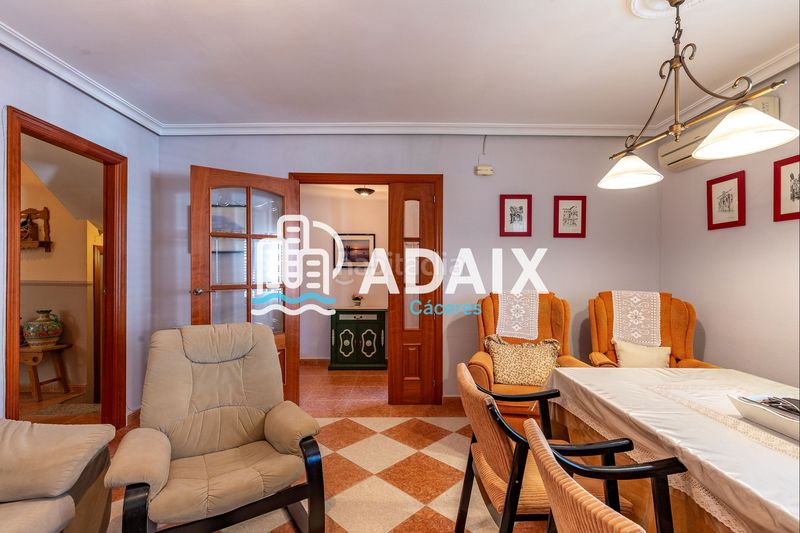 Foto e8db3b4b-cfb7-458d-8022-7170407bff52. Casa amb calefacció aparcament piscina a Montesol - Mejostilla Cáceres