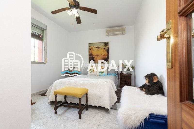 Foto a3cbabcb-ae45-4bb5-b97a-9004ce5d58b9. Casa adossada a Campus Universitario Cáceres