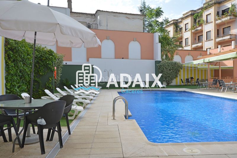 Foto c977ac70-fe74-4369-a5c6-b6e8e5c0221e. Pis amb calefacció aparcament piscina a Centro Cáceres