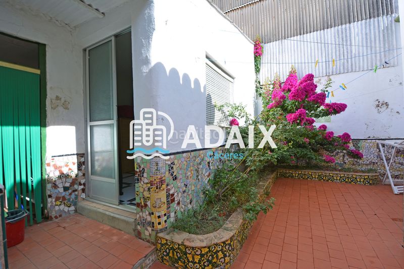 Foto 47418847-e587-4572-a089-344db92e8b53. Casa adossada a Casco Antiguo Cáceres