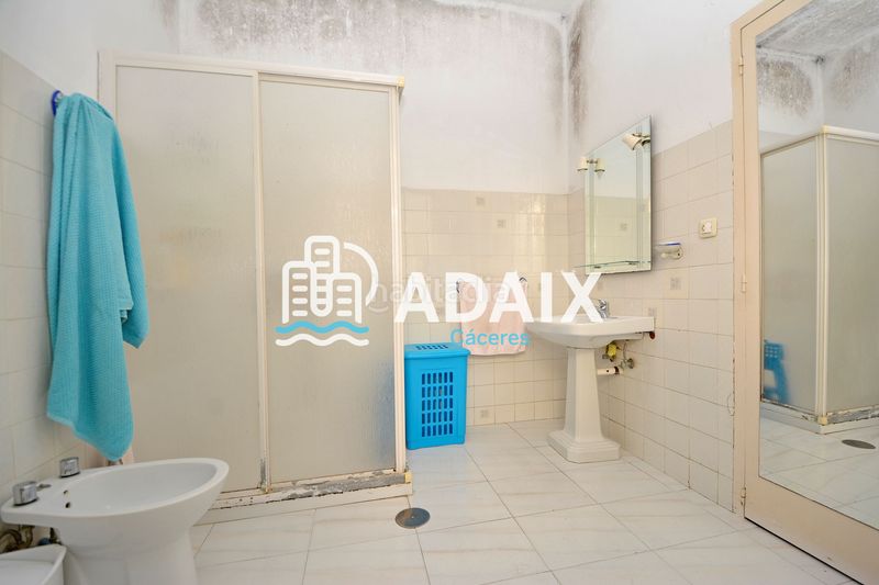 Foto dd7422dc-7a47-4866-9c22-a2a4ad4d7cfc. Casa adossada a Casco Antiguo Cáceres