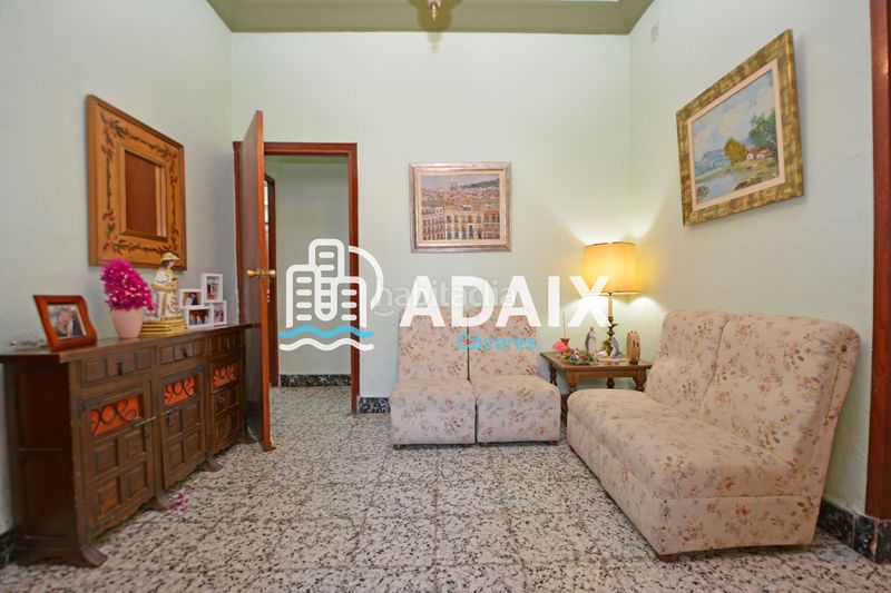 Foto f0397523-69d2-4774-8dc1-7b745c016f04. Casa adossada a Casco Antiguo Cáceres