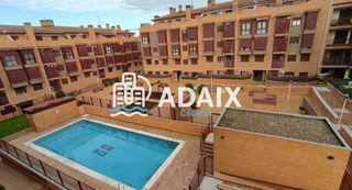 Flat  Calle teresa de calcuta. Este moderno apartamento de 45 m en cáceres capital ofrece un es