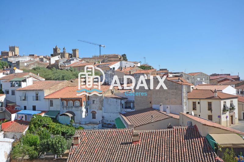 Foto d02d0b1e-a322-495c-ac99-d9c61f98503e. Pis amb calefacció a Centro Cáceres