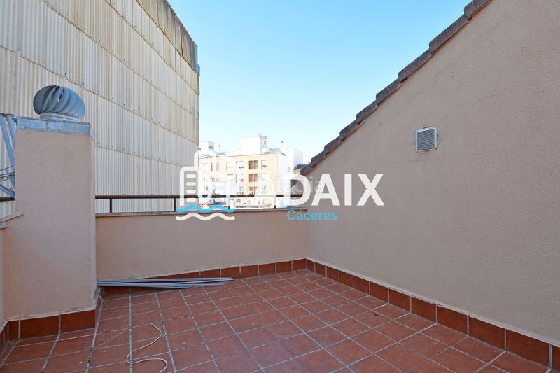 Foto f8fd5a9c-00b1-4862-b630-1f116fea4acd. Pis amb calefacció a Centro Cáceres