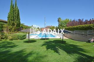 Casa  C/ doctor alirio noguera. Unifamiliar adosado en venta en cáceres, zona macondo.exclusivo