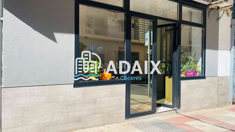 Foto 48b405dd-d4bb-4a75-84c2-528208cab1d9. Local comercial a Centro Cáceres