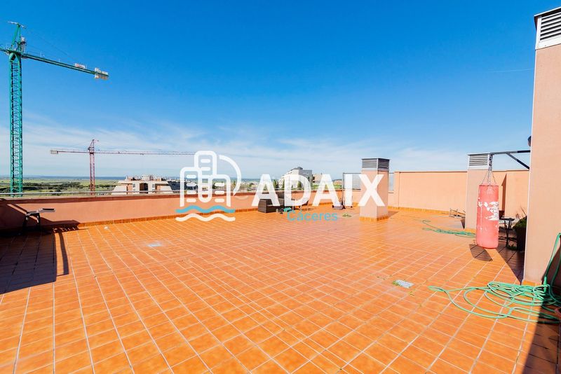 Foto 06397dcc-3292-4e2f-bf15-499eb093f9f5. Àtic amb calefacció aparcament piscina a Ruta de la Plata Cáceres