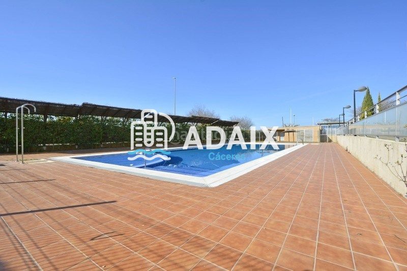 Foto b6ae2905-6535-459f-bde5-03905b240185. Àtic amb calefacció aparcament piscina a Ruta de la Plata Cáceres