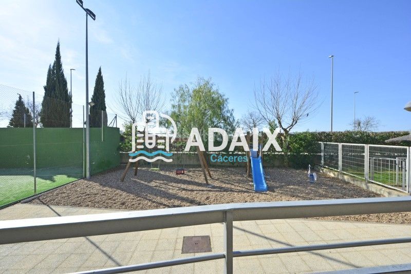 Foto b8b8232d-a5e5-4b2e-ab25-1446c40086af. Àtic amb calefacció aparcament piscina a Ruta de la Plata Cáceres