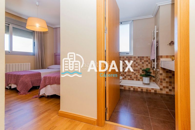 Foto e8aead58-1378-4985-b468-fbe8521d3769. Àtic amb calefacció aparcament piscina a Ruta de la Plata Cáceres