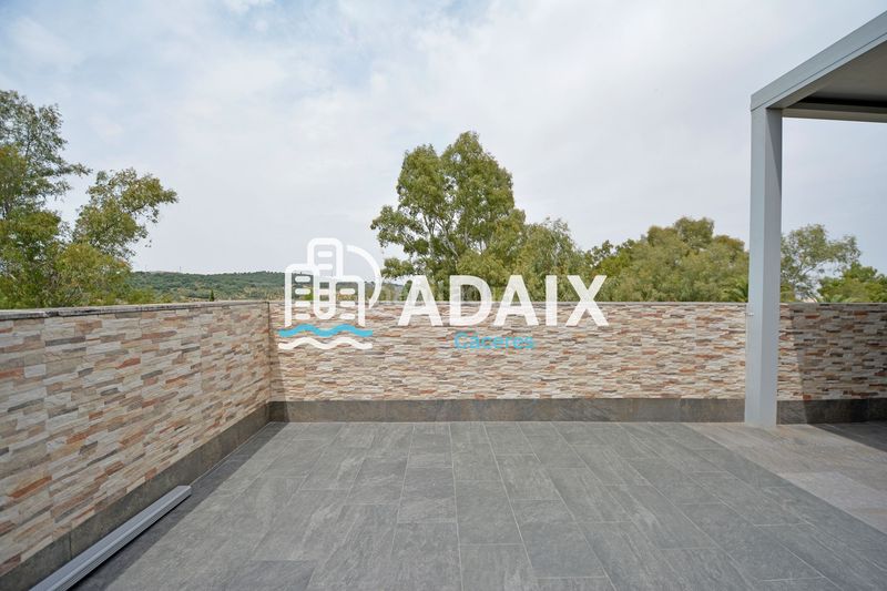 Foto 73de72bd-210f-45f5-a3d8-7f9fd5fc8e7b. Àtic amb calefacció aparcament piscina a Aguas Vivas - La Zambomba Cáceres