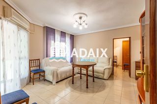 Flat in AVDA. BONDAD