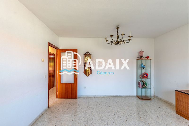 Foto 878f3dda-1499-47a0-ba4f-c5f553c0db68. Casa amb calefacció a Casco Antiguo Cáceres
