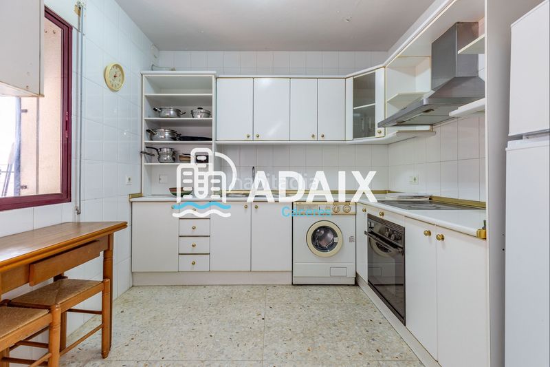 Foto b51f4426-2024-4bd8-8a0e-6095063edaad. Casa amb calefacció a Casco Antiguo Cáceres