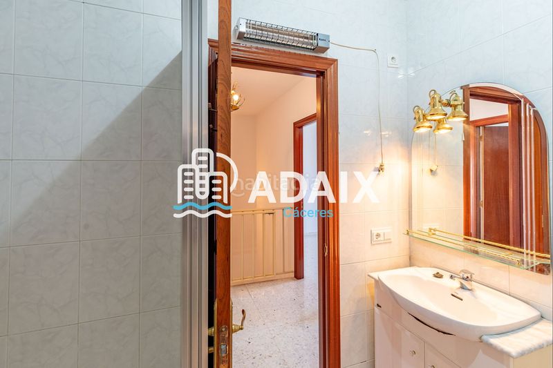 Foto eb01acfd-a67c-4d8d-8d64-c96a84966428. Casa amb calefacció a Casco Antiguo Cáceres