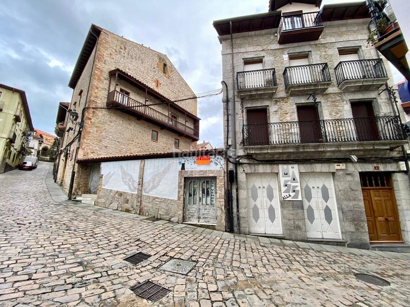 Foto cddb5257-cd50-4d3c-86de-1b4f64b167d6. Local comercial a Centro Laredo