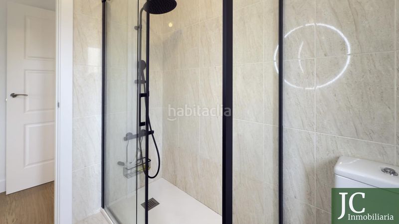 Foto ba3a5709-aed0-4a88-8c87-adc137e5e53b. Pis amb calefacció a Zona Playa Laredo