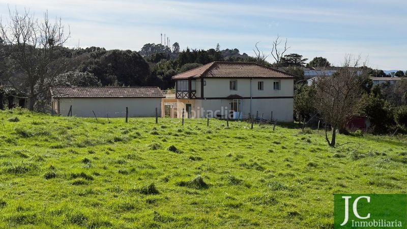 Foto 45ed7ce3-8c2a-46f0-95a1-e23ae2782920. Casa amb calefacció aparcament a El Callejo - La Pesquera - La Arenosa Laredo