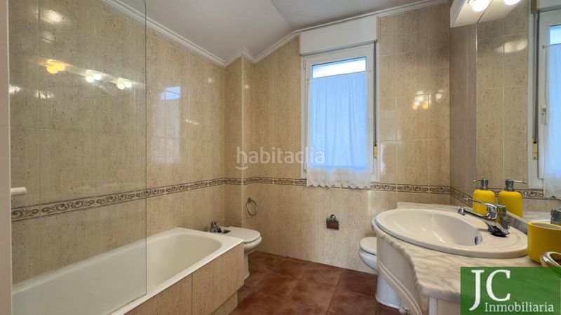 Foto 7ac8c5db-21a2-4b13-8998-25e8e0226c2b. Casa amb calefacció aparcament a Limpias