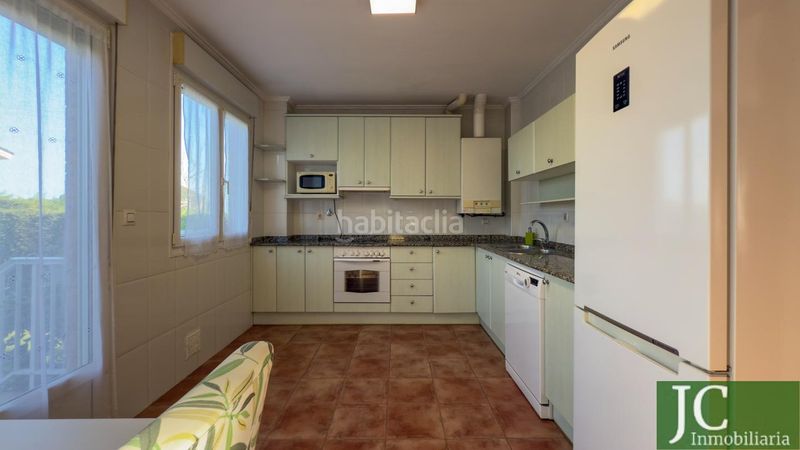 Foto 972f8cd2-1d3a-45ff-a688-78a7c9c33921. Casa amb calefacció aparcament a Limpias