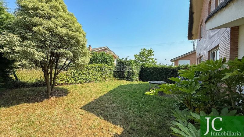 Foto a8b0a18e-53e0-4023-8365-e05e3b177858. Casa amb calefacció aparcament a Limpias