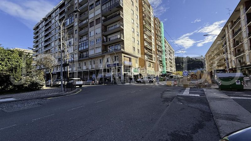 Foto d6a226f1-6508-4f11-8f33-a13afb6b5bff. Local comercial  Centro 480m2 en Laredo