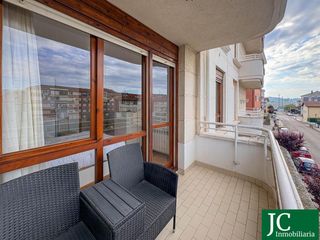 Zweistöckige Wohnung in Colindres. 2habitaciones dúplex  2 terrazas  pleno centro