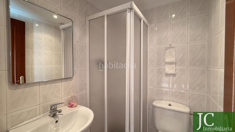 Foto c5771863-caa4-4425-9ee1-f6db6f19a00a. Casa adossada amb calefacció aparcament piscina a Laredo
