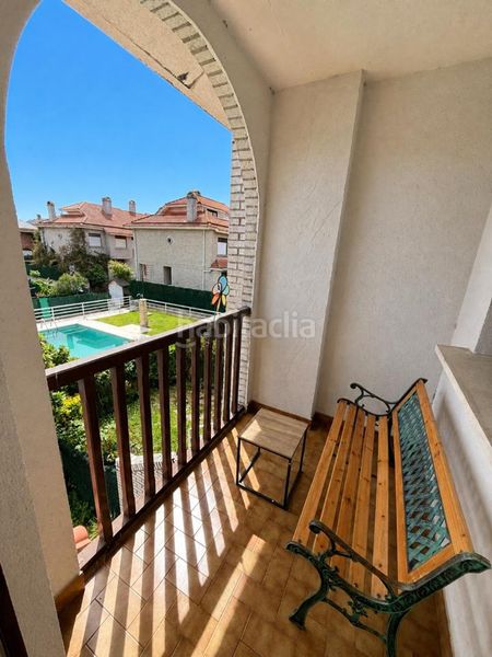 Foto 50308141-6d6a-4827-84e9-53204127ce23. Casa adossada amb calefacció piscina a El Puntal Laredo