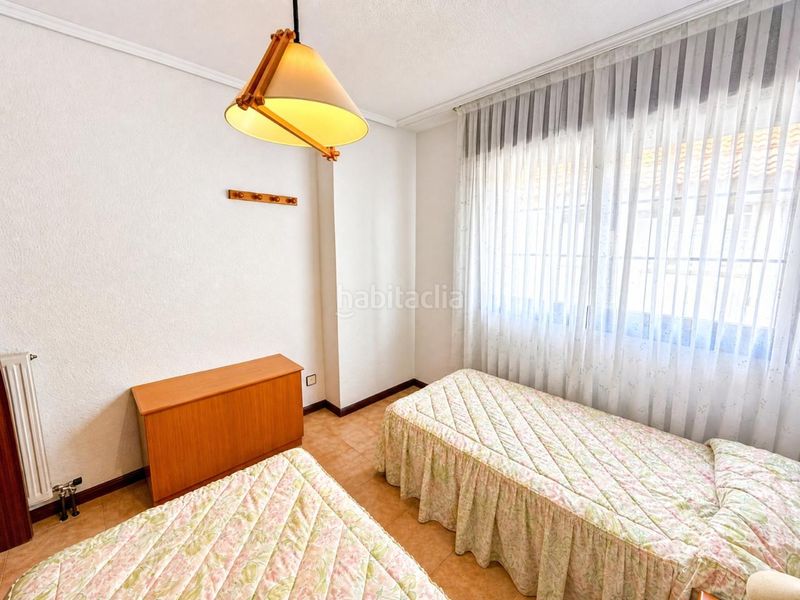 Foto 69699764-a1de-4525-97d4-d1910cc26e20. Casa adossada amb calefacció piscina a El Puntal Laredo