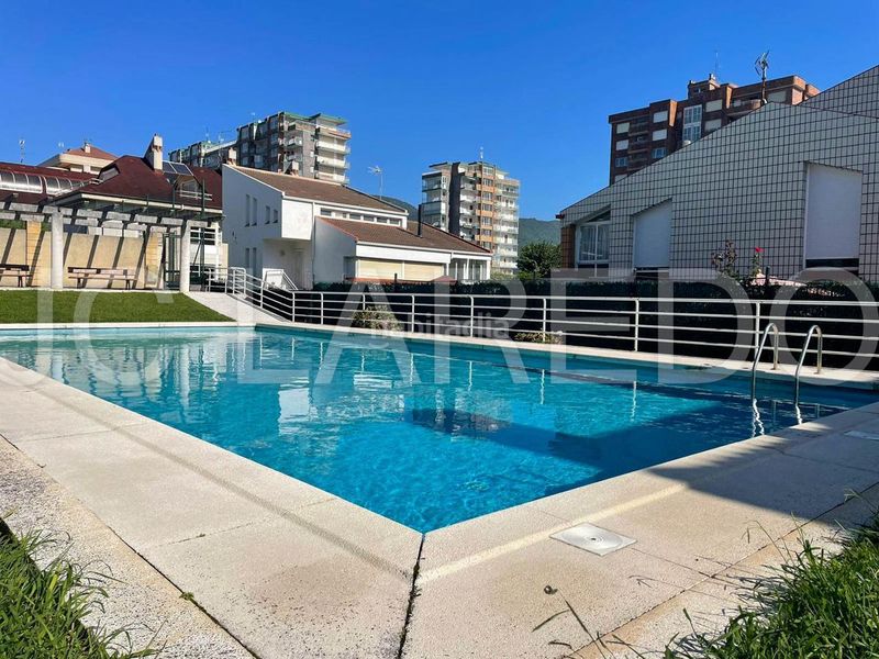 Foto c29bbbc2-a00c-48df-a70c-17ae2f1507a0. Casa adossada amb calefacció piscina a El Puntal Laredo
