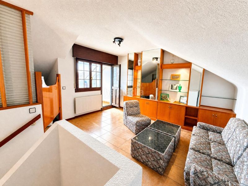 Foto ce35b6e8-b5e3-4a1b-9a64-5a3e7811a975. Casa adossada amb calefacció piscina a El Puntal Laredo
