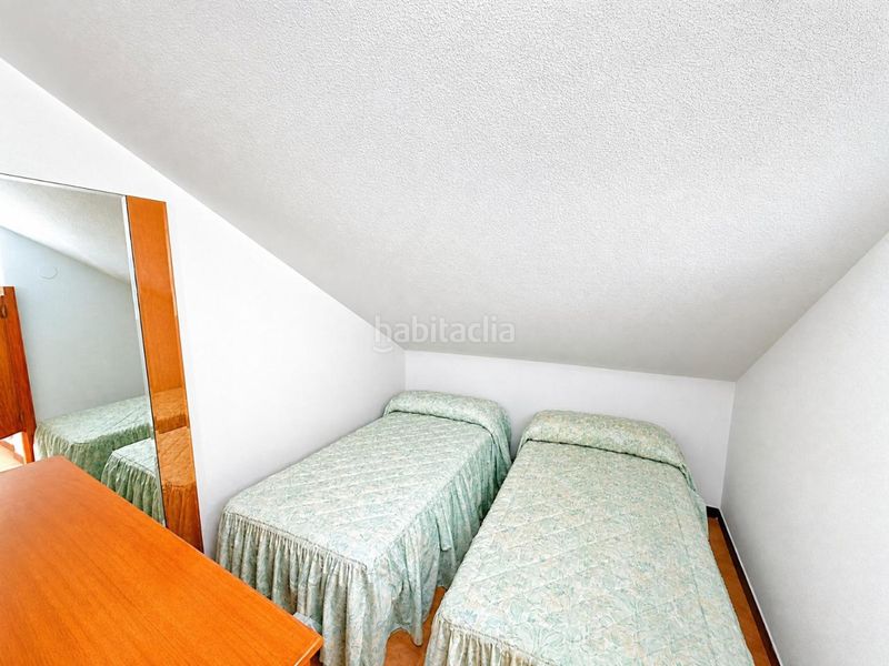 Foto e1b804f7-410d-44a2-b605-f64c4686e23b. Casa adossada amb calefacció piscina a El Puntal Laredo