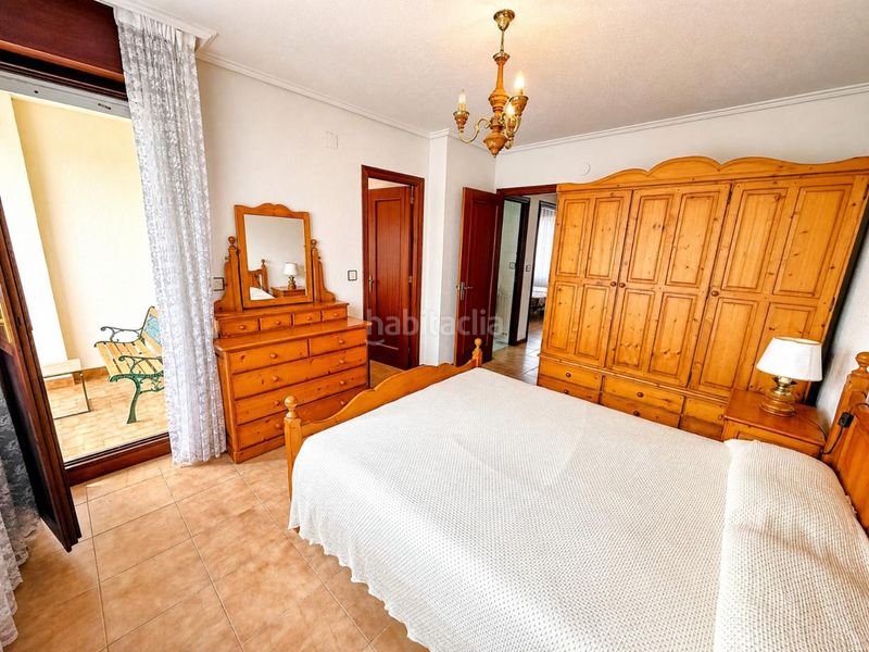 Foto fec1e303-2f6b-487d-a790-88e3e4a3a99c. Casa adossada amb calefacció piscina a El Puntal Laredo