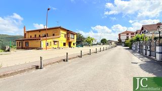 Casa in Rasines. Vivienda individual en rasines con anteproyecto
