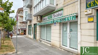 Business premise  Del baron de adzaneta 15. Local comercial en el centro ramales