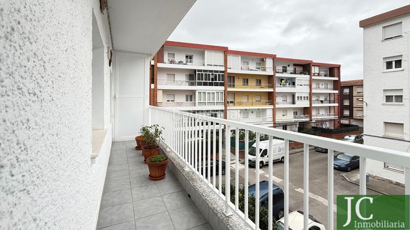 Foto 4c4a8f73-cc82-476c-8f5c-6ad7db535fc2. Piso  Centro reformado terraza ascensor en Laredo