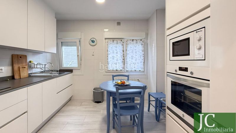 Foto f7614961-cd79-4447-8804-944eb52bad01. Piso  Centro reformado terraza ascensor en Laredo