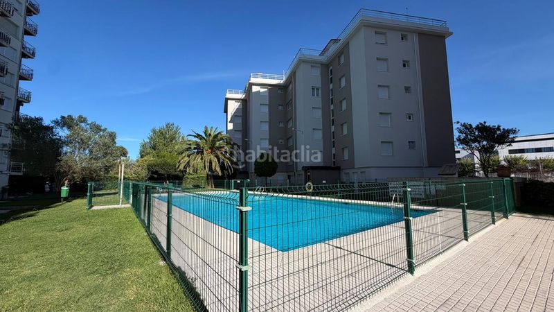 Foto c9d986cc-6423-4001-a1b2-e0b4a5e91db8. Erdgeschoss mit pool in Zona Playa Laredo
