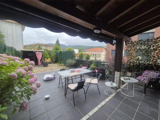 Location Rez-de-chaussée à Hazas de Cesto. Temporada escolar