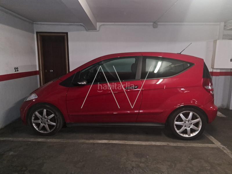 Foto 451e0cc0-7ead-44b8-ab04-4c9c3b97f1f7. Aparcament cotxe a Putget - Farró Barcelona