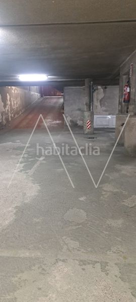 Foto 40578886-7380-463d-8658-f9ea5944dd56. Aparcament cotxe a Sants Barcelona
