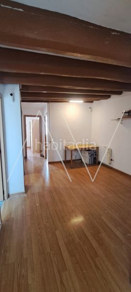 Foto 086f019c-15f7-4996-b31c-f8940a51bda0. Pis a Raval Barcelona