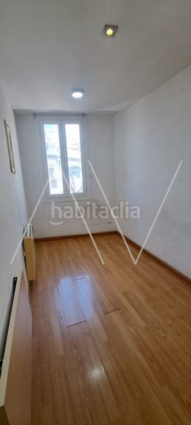 Foto ac92e9ee-4b46-4c01-9a68-41a9ce0605f3. Pis a Raval Barcelona